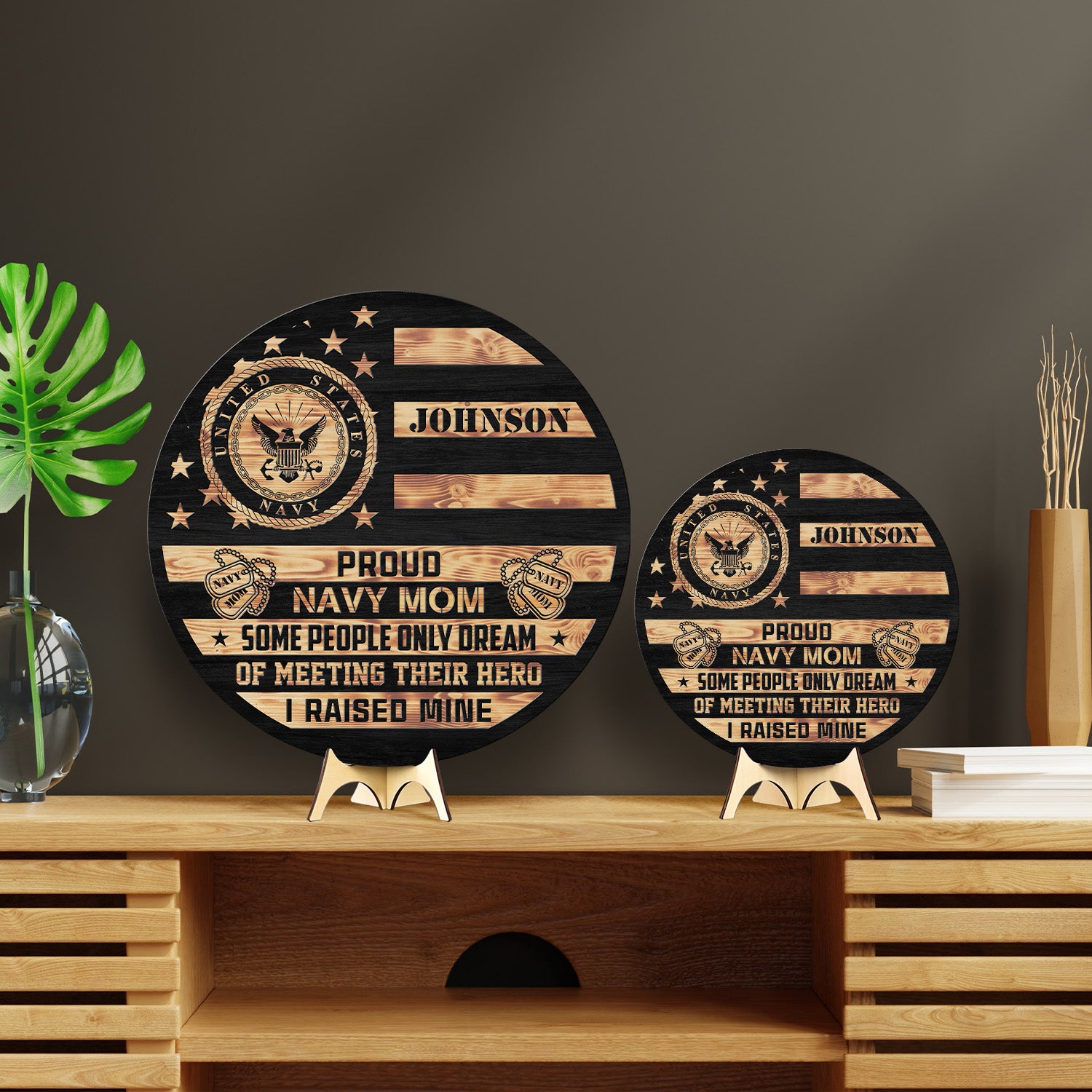 Proud Navy Mom Wooden Flag Sign – Personalized Tribute for Military Mothers