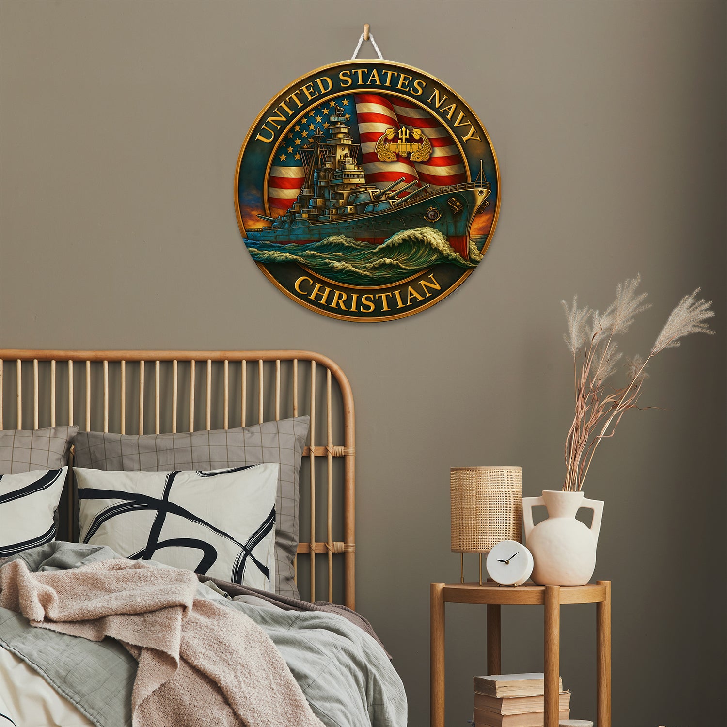 Personalized U.S. Navy Round Sign – Patriotic Decor for Sailors and Veterans