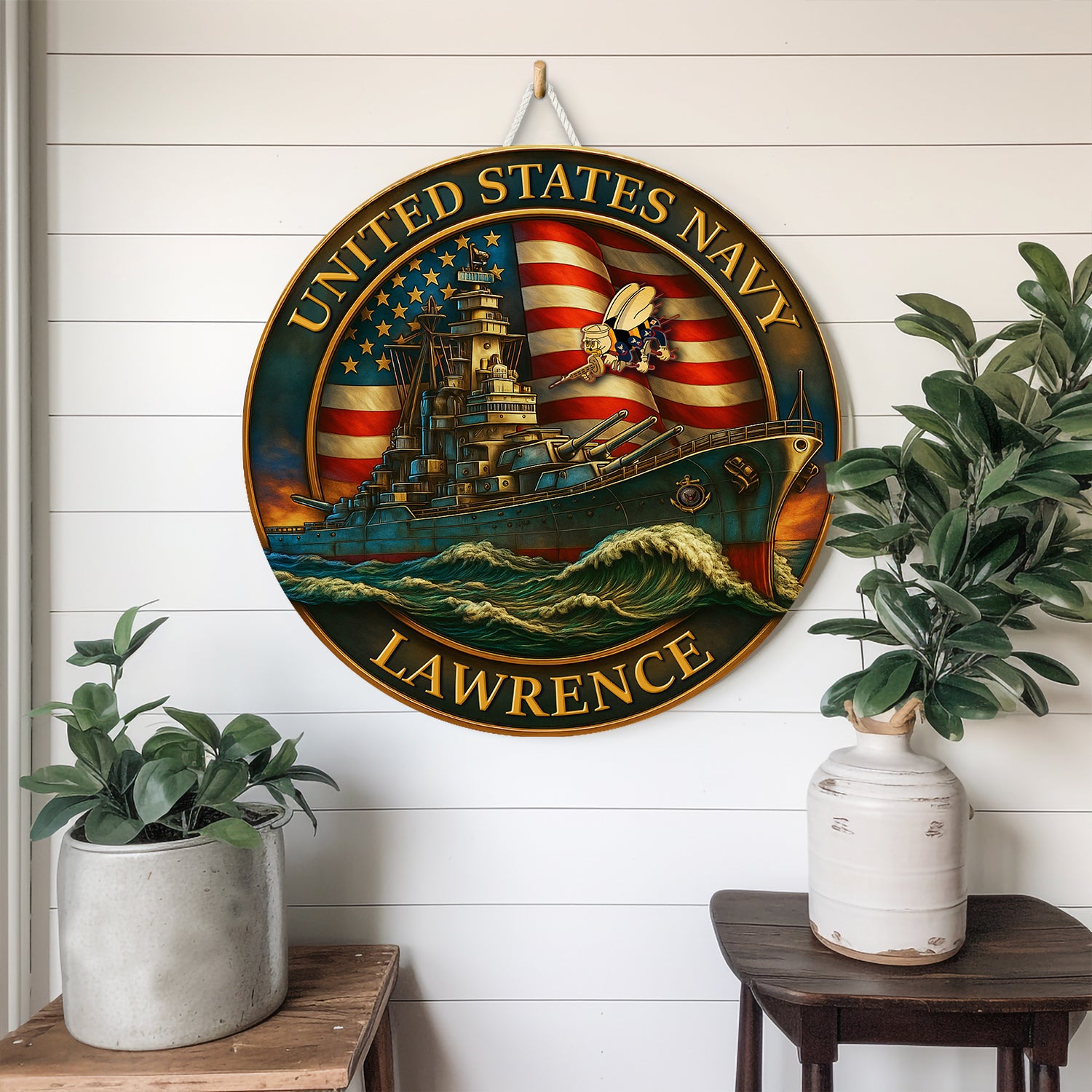 Personalized U.S. Navy Round Sign – Patriotic Decor for Sailors and Veterans